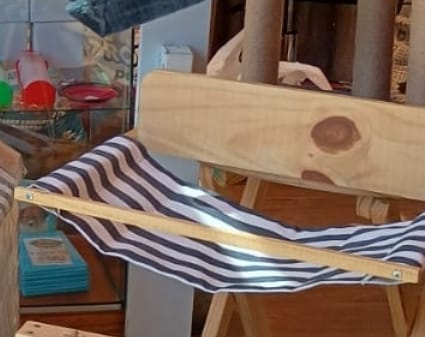 Camastro para gatos en tela y madera